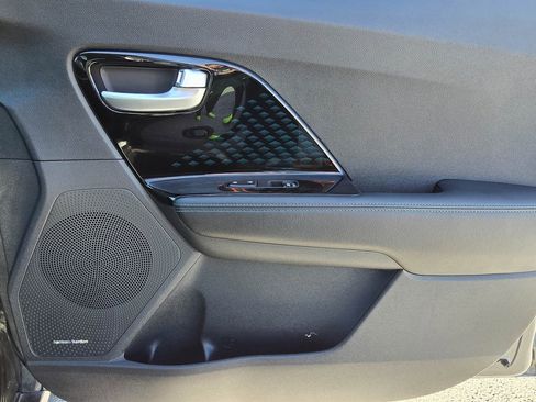 Used 2022 Kia Niro EX Premium w/ Cold Weather Package image 37