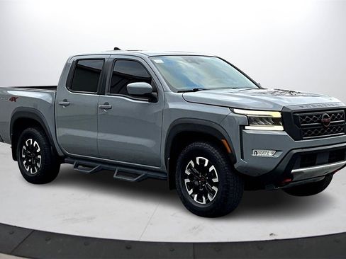 Used 2022 Nissan Frontier PRO-4X w/ Off-Road Protection Package image 2