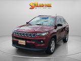 Used 2022 Jeep Compass Latitude image 2