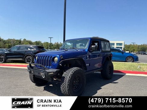 Used 2018 Jeep Wrangler Sport AWD/4WD image 6
