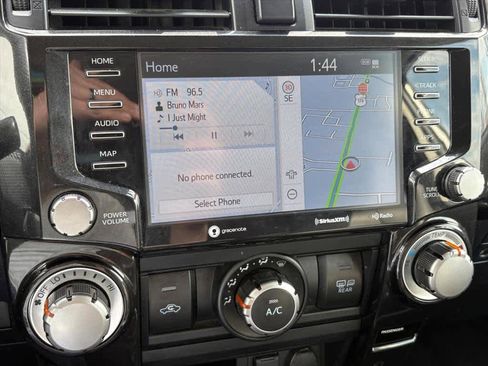 Used 2024 Toyota 4Runner TRD Off-Road Premium image 12