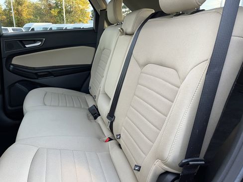 Used 2022 Ford Edge SE image 17