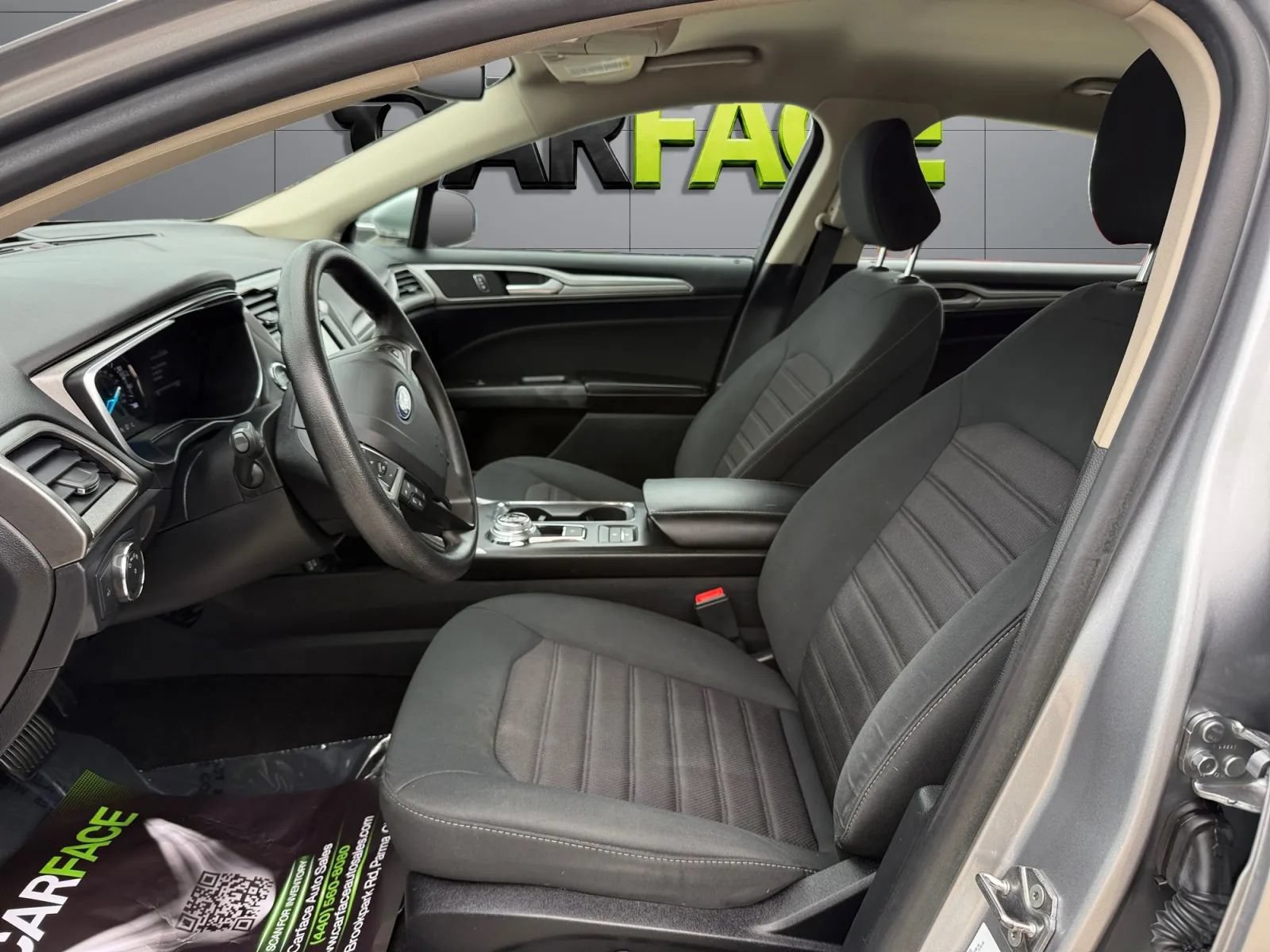 Used 2020 Ford Fusion SE FWD image 16
