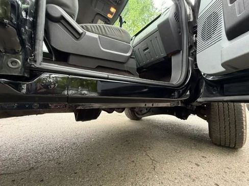 Used 2016 Ford F250 XLT w/ FX4 Off-Road Package AWD/4WD image 29