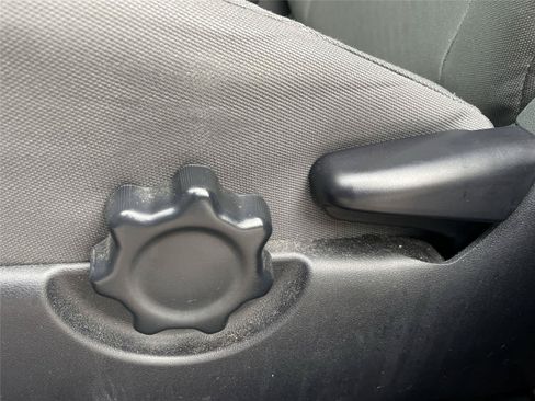 Used 2021 Toyota Tacoma SR AWD/4WD image 10
