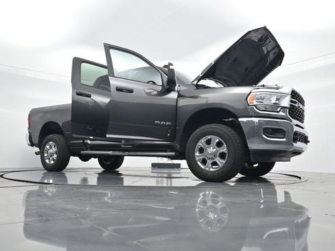 Used 2024 RAM 2500 Big Horn AWD/4WD image 41