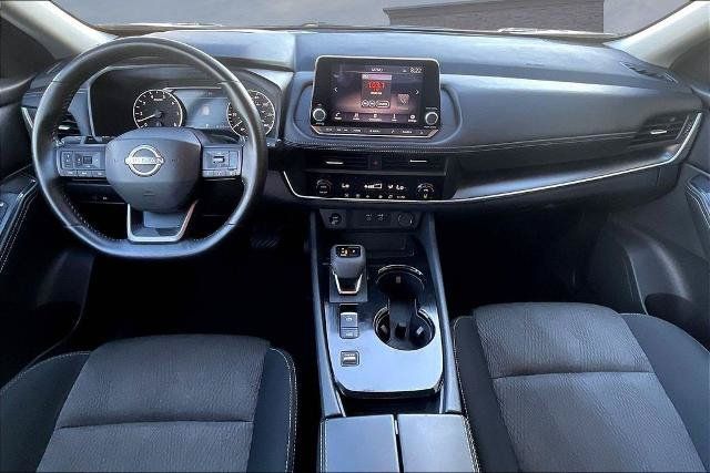 Used 2025 Nissan Rogue SV FWD image 7