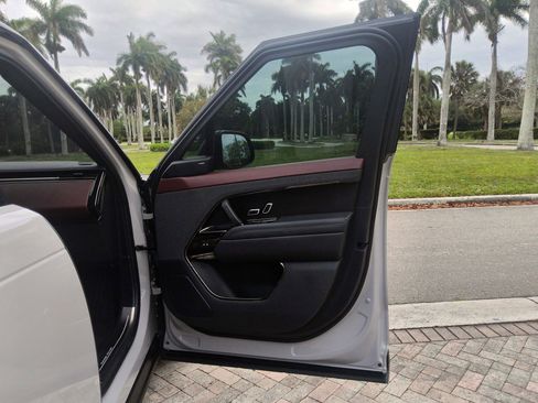 Used 2023 Land Rover Range Rover Sport SE Dynamic AWD/4WD image 38