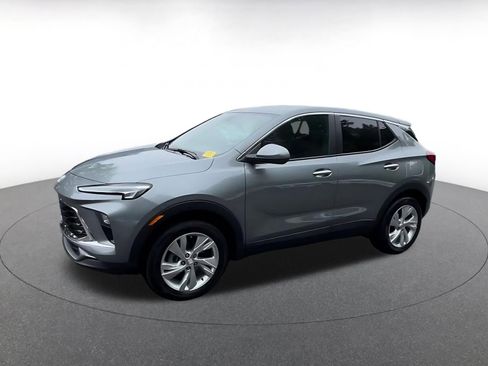 Used 2025 Buick Encore GX Preferred AWD/4WD image 8