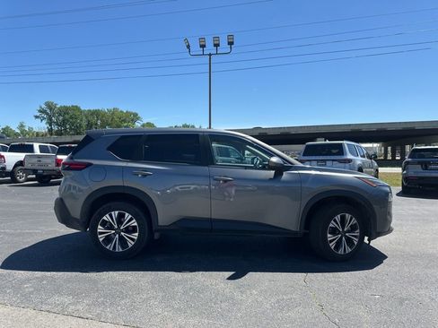 Used 2023 Nissan Rogue SV AWD/4WD image 3