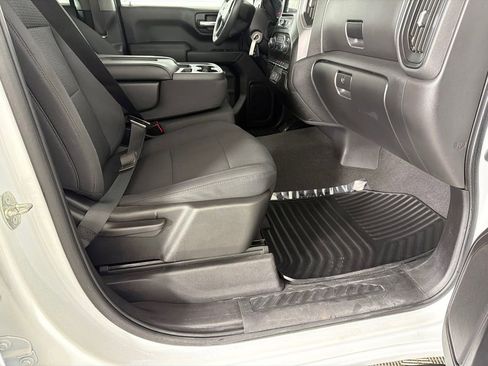 Used 2020 Chevrolet Silverado 1500 Custom w/ Custom Value Package image 13