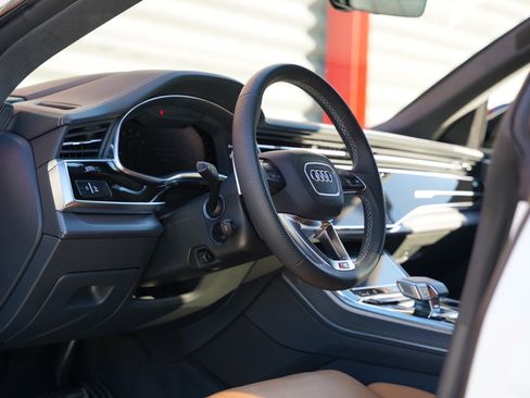 Used 2024 Audi RS Q8 4.0T image 9