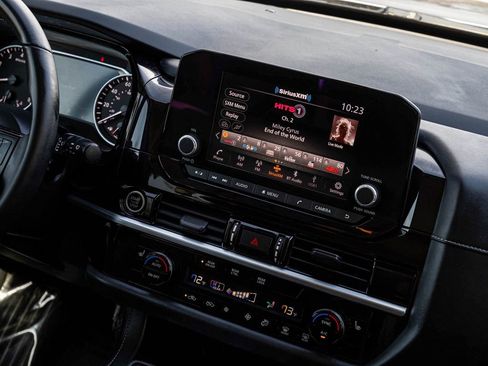 Used 2023 Nissan Pathfinder SV image 21