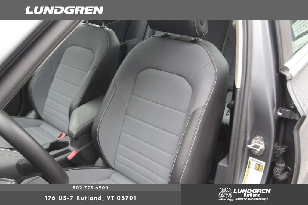 Used 2025 Volkswagen Jetta SE FWD image 28