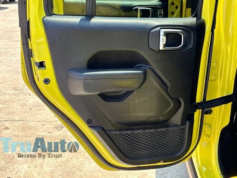 Used 2023 Jeep Wrangler Unlimited Rubicon 4xe w/ Steel Bumper Group AWD/4WD image 39