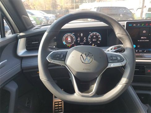 New 2026 Volkswagen Tiguan SE R-Line image 27