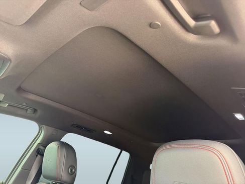 Used 2024 Chevrolet Traverse RS image 15