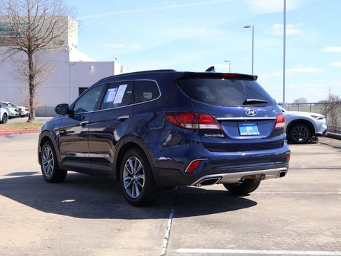 Used 2017 Hyundai Santa Fe SE image 4