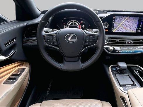 Used 2022 Lexus LS 500 AWD w/ Accessory Package (Z2) image 6