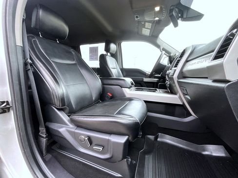 Used 2019 Ford F250 Lariat w/ Lariat Ultimate Package image 16