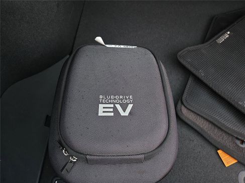 Used 2019 Hyundai Ioniq Plug-In Hybrid image 34