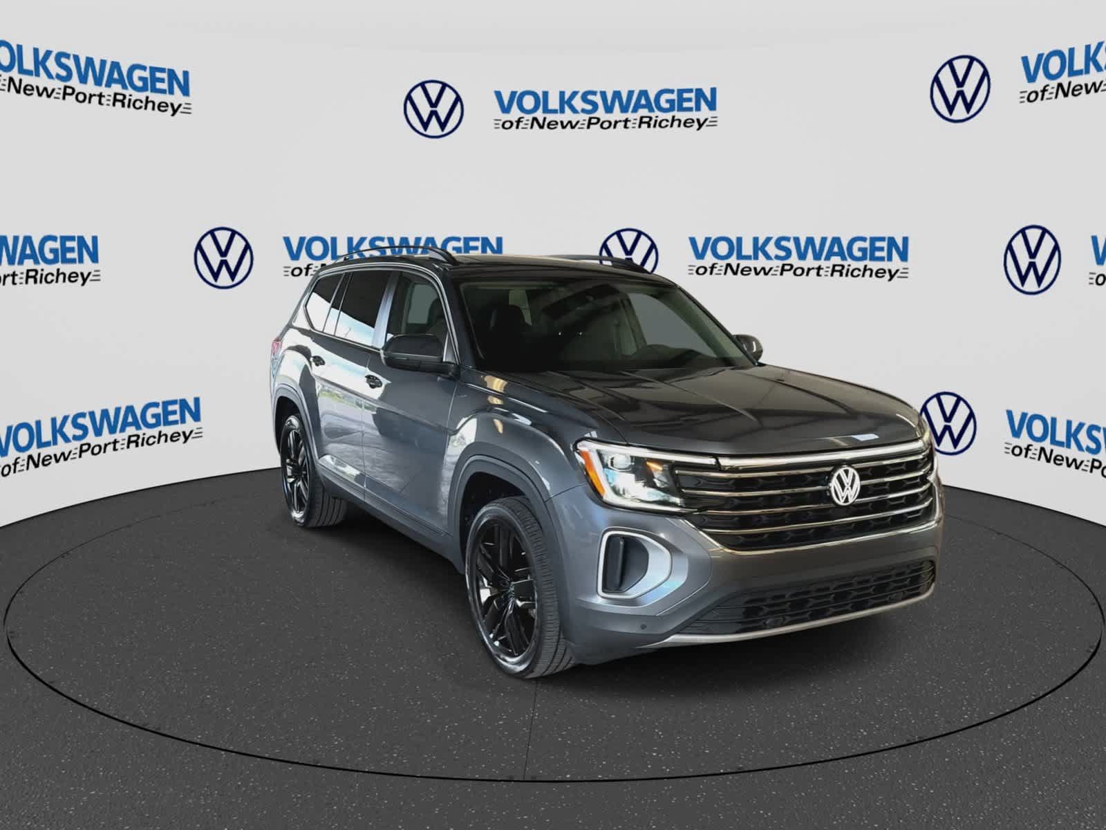 Used 2024 Volkswagen Atlas SE FWD image 2