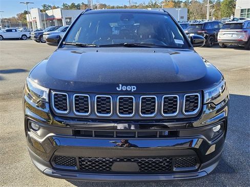 Used 2024 Jeep Compass Latitude w/ Sun and Sound Group image 2