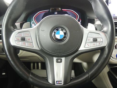 Used 2022 BMW 740i w/ M Sport Package image 20