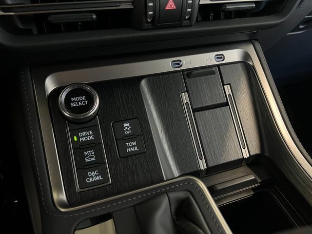 Used 2025 Lexus GX 550 AWD/4WD image 25