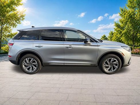 Certified 2024 Lincoln Corsair AWD image 9