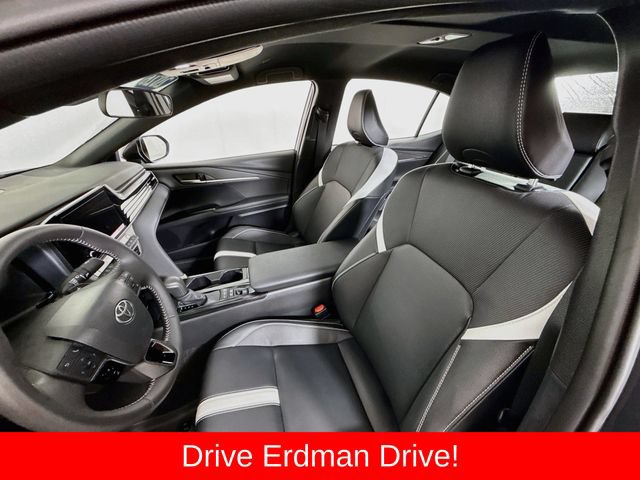 Used 2026 Toyota Camry SE FWD image 5