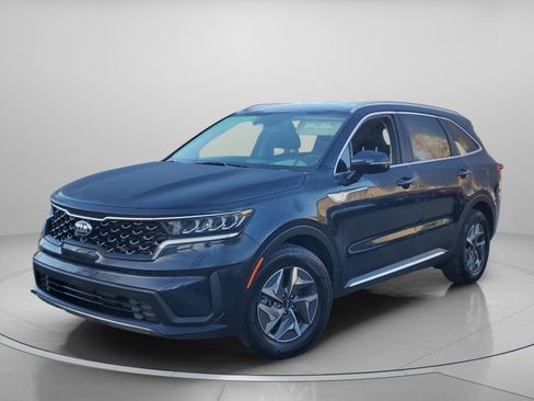 Certified 2021 Kia Sorento S image 2