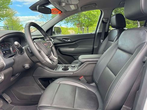 Used 2023 GMC Acadia SLT w/ Preferred Package AWD/4WD image 16