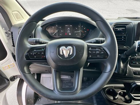 Used 2025 RAM ProMaster 2500 w/ Convenience Group image 17