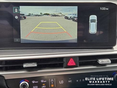 Certified 2025 Kia Sorento EX w/ Panoramic Sunroof Package FWD image 16