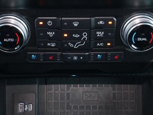 Used 2021 Ford F250 Platinum w/ FX4 Off-Road Package image 37