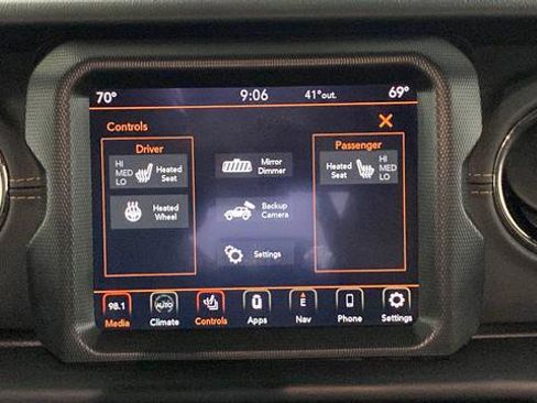 Used 2022 Jeep Wrangler Unlimited Sahara image 29