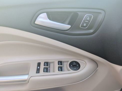 Used 2019 Ford Escape SEL image 10