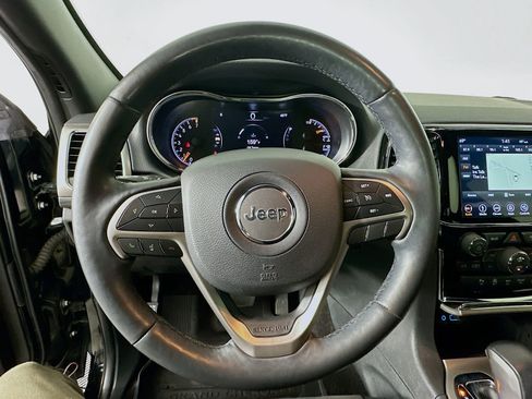 Used 2019 Jeep Grand Cherokee Altitude image 11
