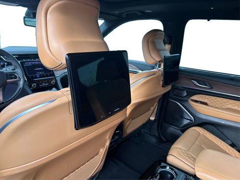 Used 2024 Jeep Grand Cherokee L Summit w/ Advanced Protech Group IV image 23