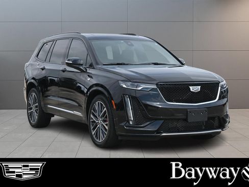 Certified 2024 Cadillac XT6 Sport w/ Technology Package AWD/4WD image 3