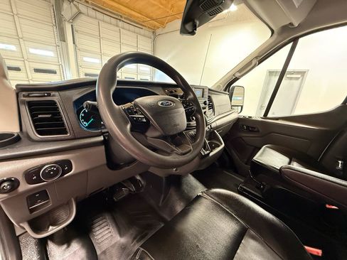 Used 2023 Ford Transit 250 Medium Roof RWD image 12