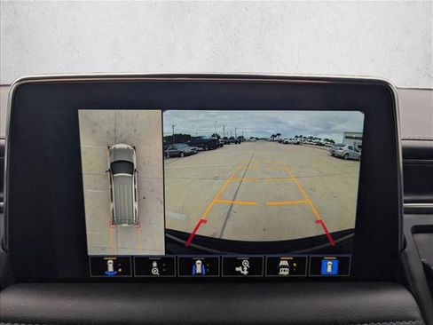 Used 2023 Chevrolet Tahoe Z71 w/ Luxury Package AWD/4WD image 13