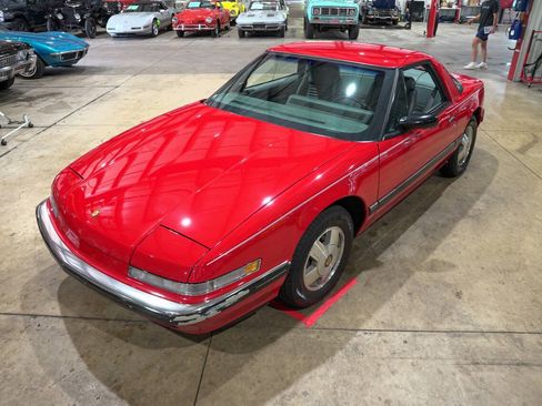 Used 1988 Buick Reatta Coupe FWD image 15
