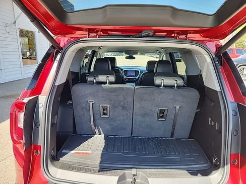 Used 2023 GMC Acadia SLT w/ Trailering Package AWD/4WD image 9