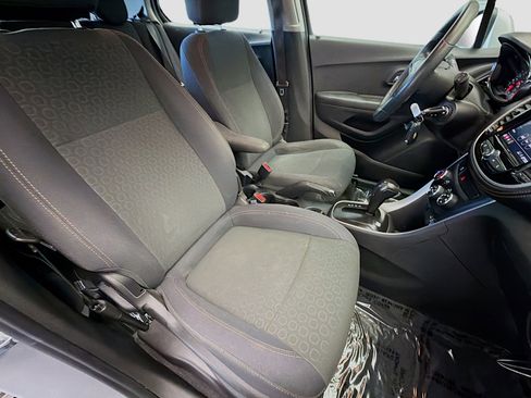 Used 2020 Chevrolet Trax LS w/ LPO, Cargo Package FWD image 15