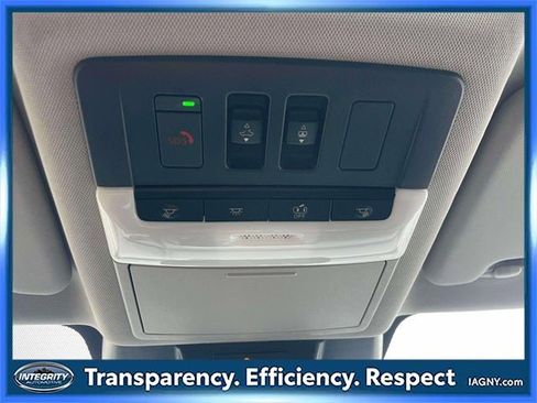 Used 2024 Nissan Rogue SV w/ SV Premium Package image 32