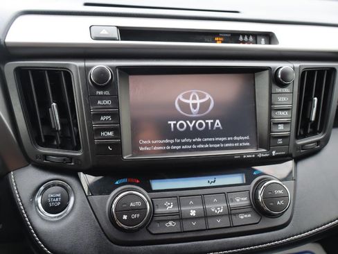 Used 2017 Toyota RAV4 Limited image 17