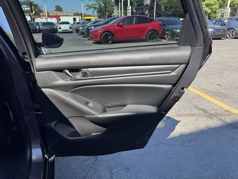 Used 2018 Honda Accord Sport image 37