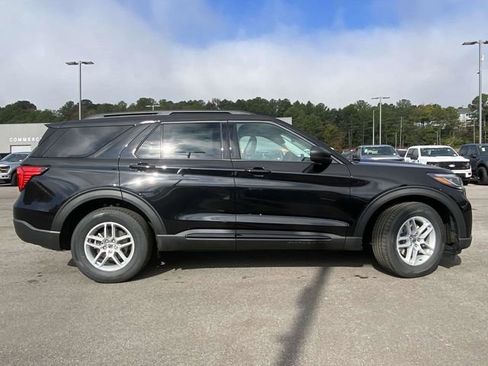 New 2026 Ford Explorer Active image 2